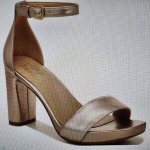 Naturalizer "Joy" Leather Heeled Sandals. Light Gold. NIB. Size 12